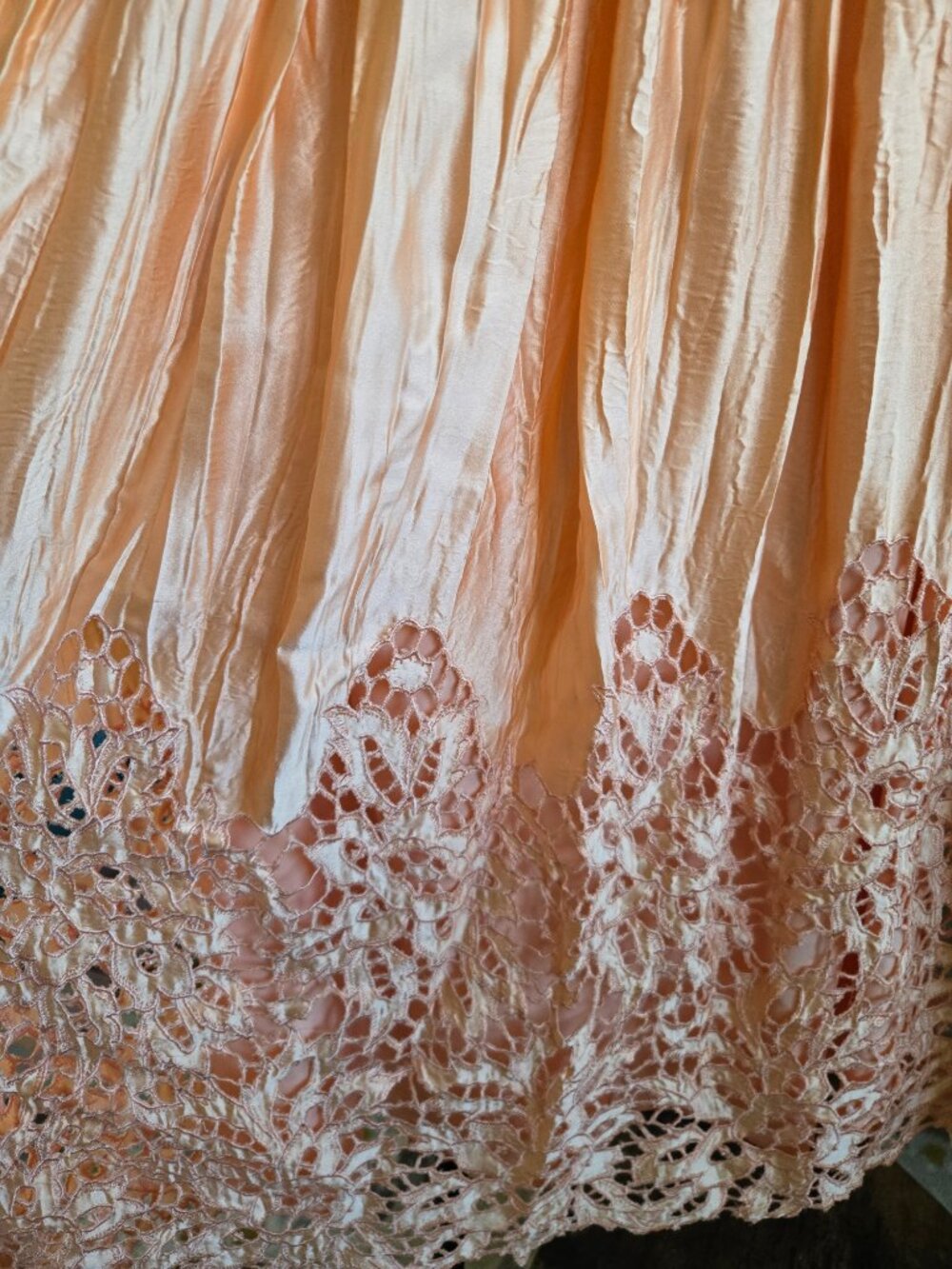 BCBG Max Azria Peach Silk Lace Smocked Waist Slip Dress Size Small - Picture 4 of 9